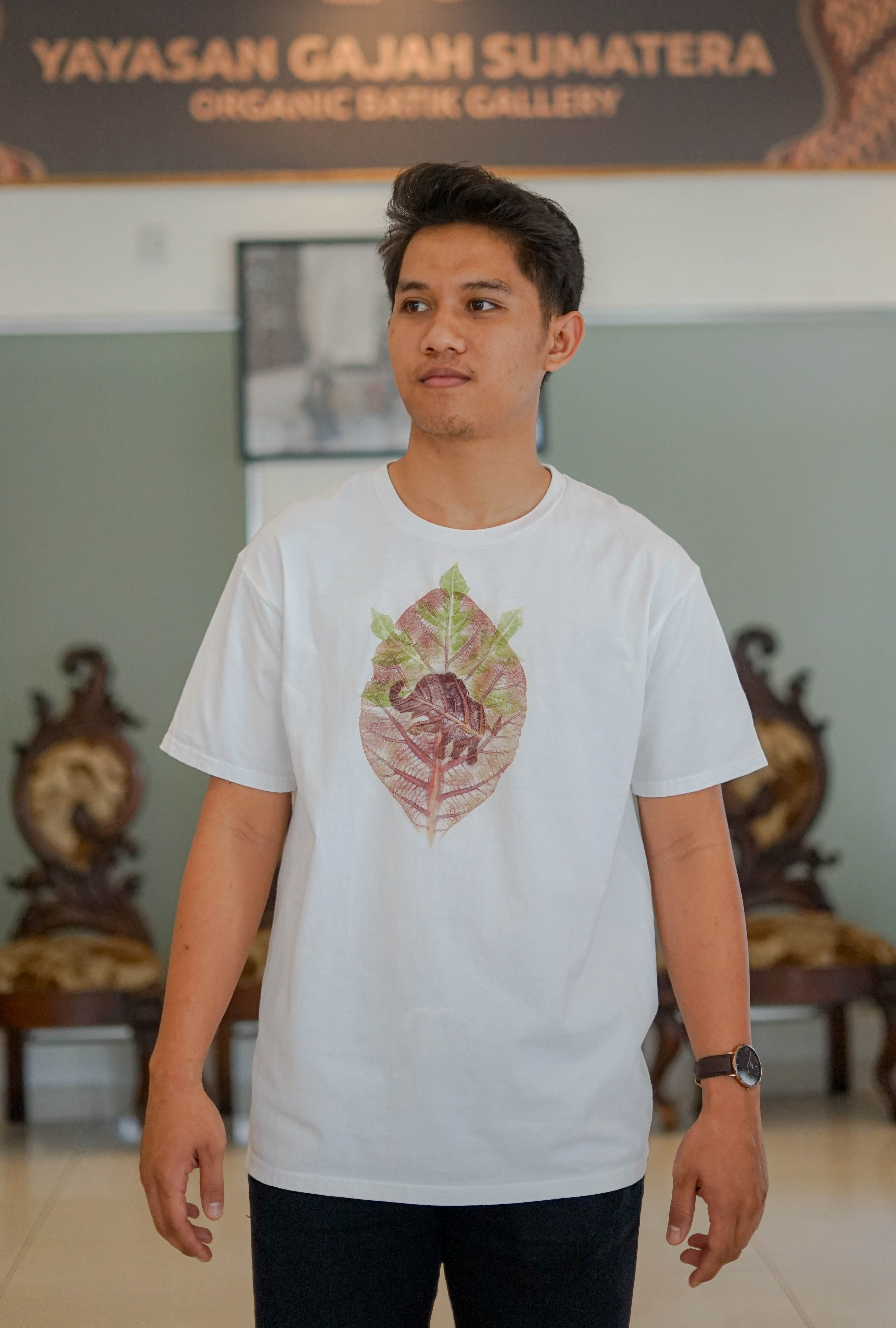 T-Shirt Ecoprint Motif Gajah